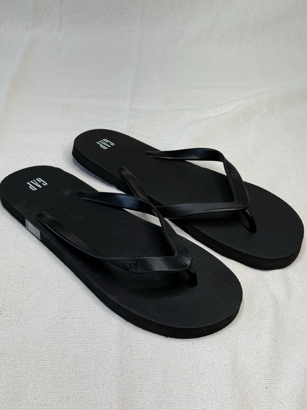 GAP Size 10-11 Slip On Casual Thong Eva Flip Flop True Black Sandals Beach